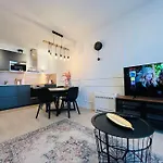 Ljupka - - With Private Free Parking Apartment *