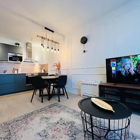 Ljupka - - With Private Free Parking Apartment *